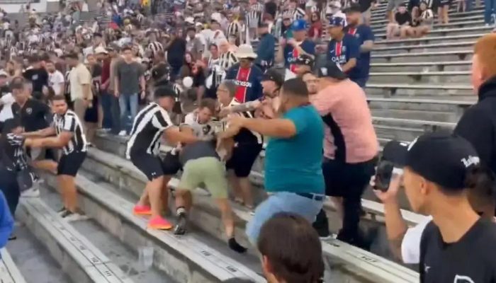 Torcedores de Botafogo e PSG se enfrentam durante Copa do Mundo de Clubes