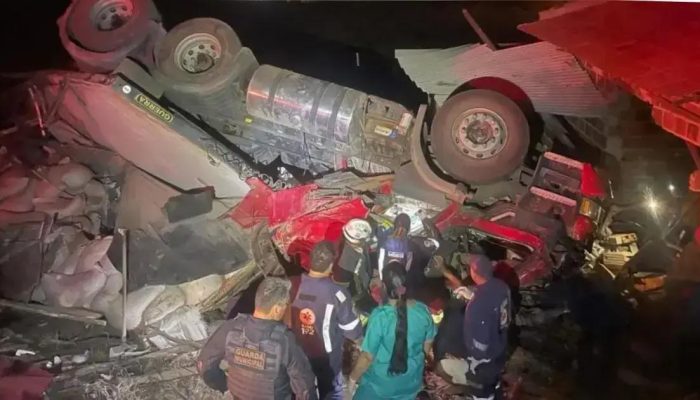 Tragédia na BR-116: casal morre em acidente e criança é resgatada