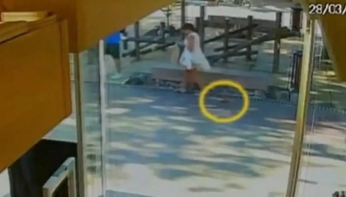 Turista acusa baiana de roubo e revela cena inusitada na Praia do Forte