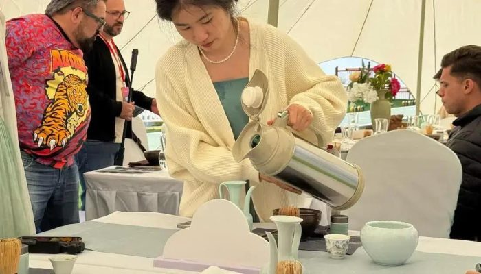 Uma pausa cultural: A cerimônia do chá em Shengzhou, China