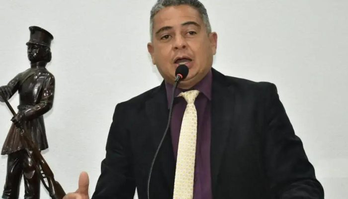 Vereador Jurandy Carvalho propõe aumento nas vagas da Câmara feirense