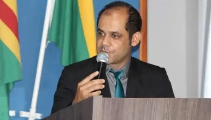 Vereador Serginho propõe lei para proibir cores de partidos em espaços públicos