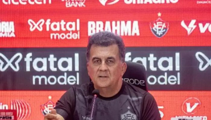 Vitória anuncia novo técnico antes do jogo contra o Internacional