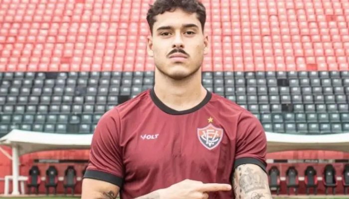 Vitória apresenta nova camisa de treino para a temporada 2025