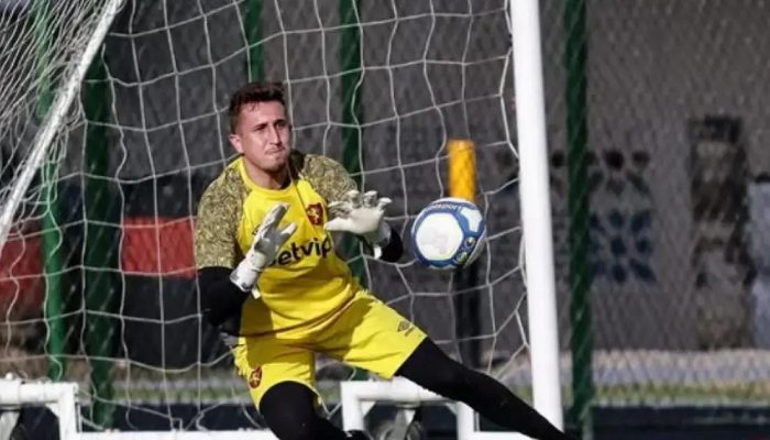 Vitória contrata Thiago Couto do Sport como novo goleiro