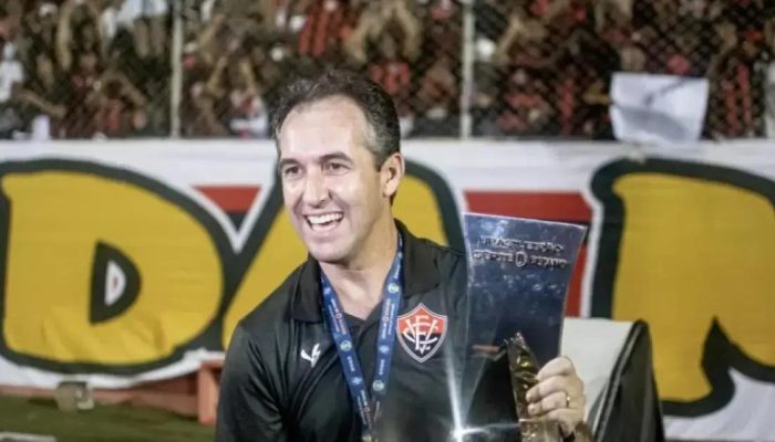 Vitória e Ceará: reencontro de Léo Condé no Campeonato Brasileiro