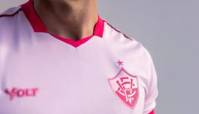 Vitória lança camisa especial do Outubro Rosa em apoio à prevenção do câncer