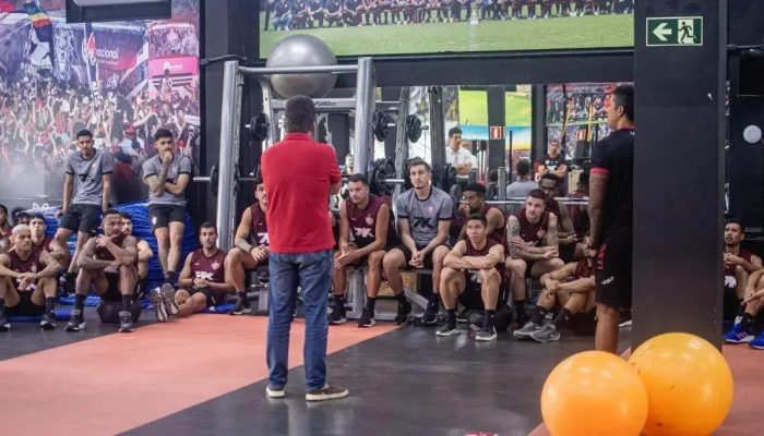 Vitória retoma atividades com Thiago Couto e Rúben Rodrigues após pausa