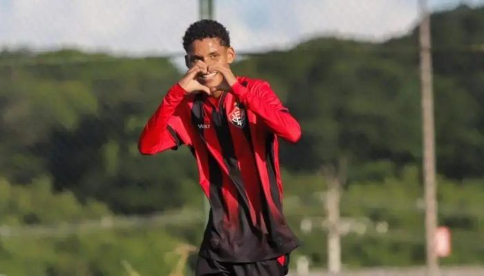 Vitória Sub-15 arrasa na estreia da Copa 2 de Julho com goleada histórica
