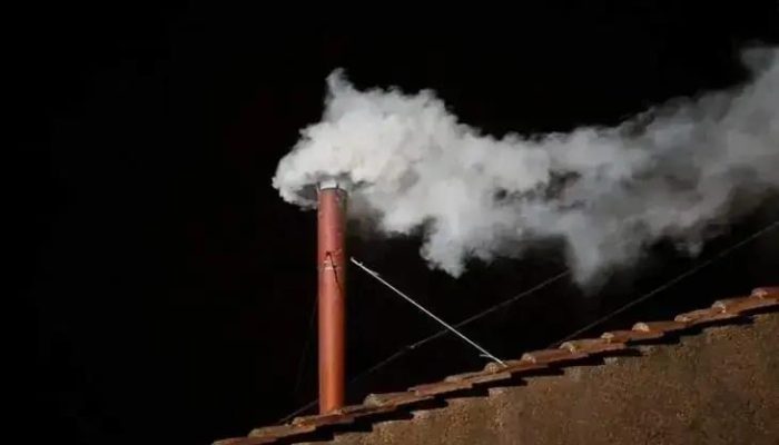 Votação conclave: fumaça branca anuncia novo Papa na Igreja Católica